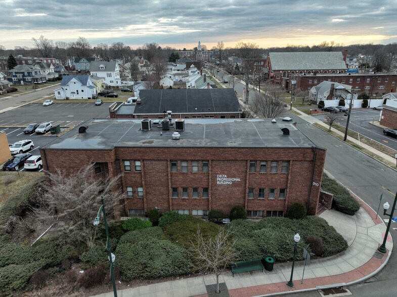 More Photos Of 310 Main St, East Haven Office Residential For Lease