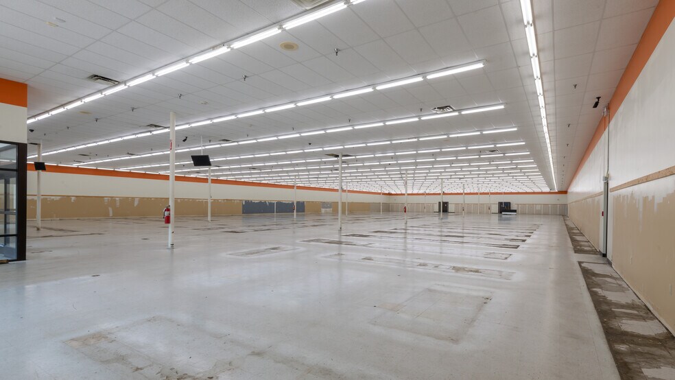 More Photos Of 4600 Hardy St, Hattiesburg Freestanding For Lease