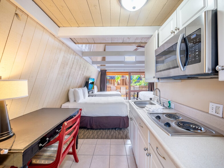 More Photos Of 1300 Kamehameha V Hwy, Kaunakakai Hotel For Sale