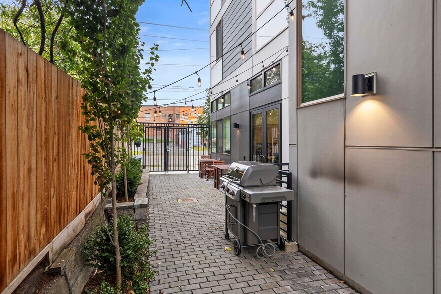 More Photos Of 1501 NW 59th St, Seattle Apartments For Sale
