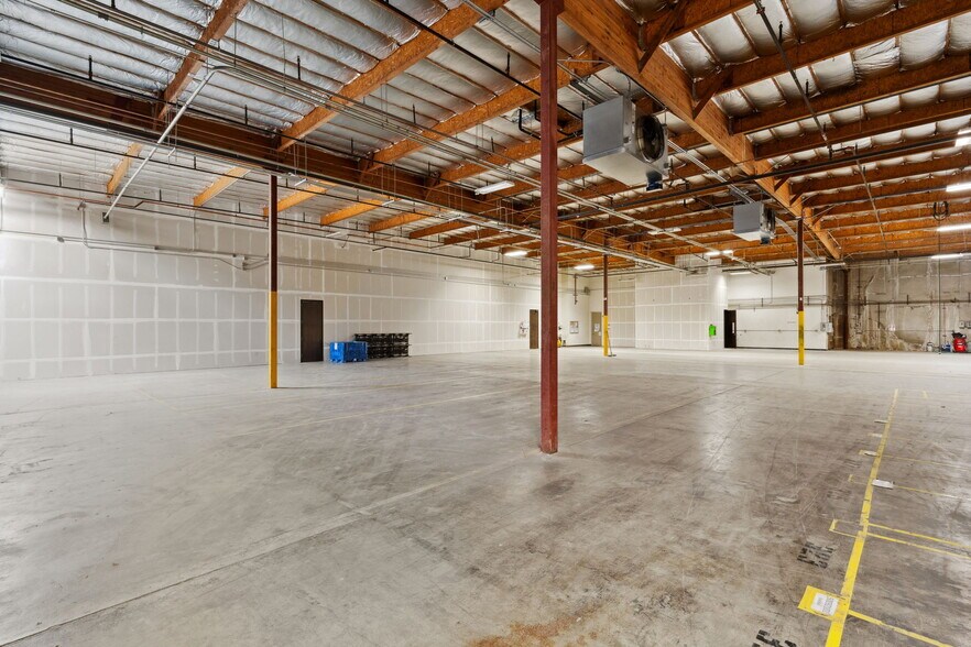 More Photos Of 560-562 Technology Way, Napa Warehouse For Lease