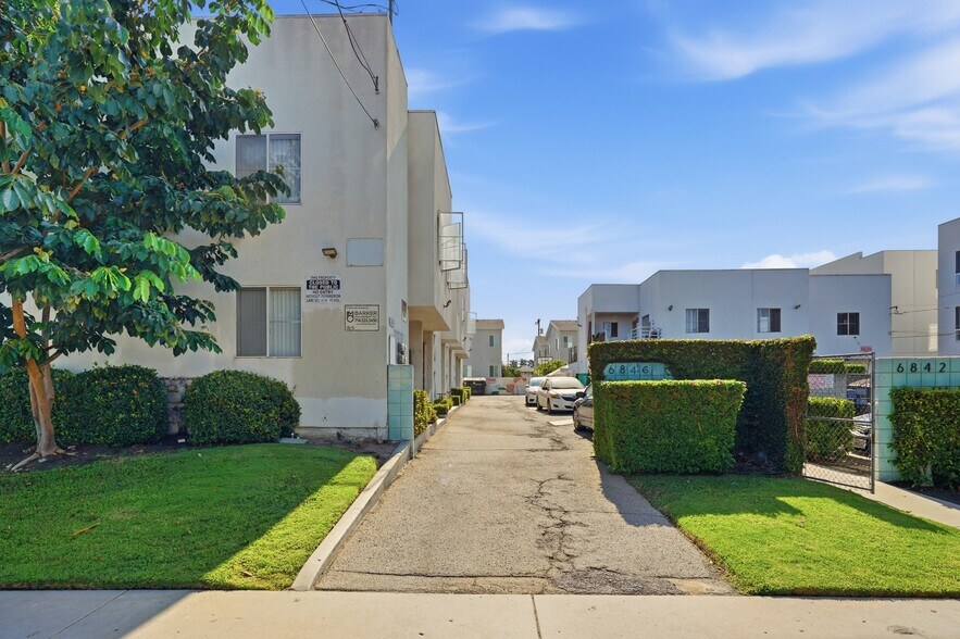 More Photos Of 6846 Gentry Ave, North Hollywood Apartments For Sale