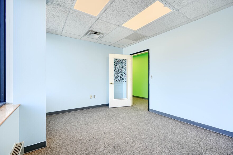 More Photos Of 8815 Centre Park Dr, Columbia Medical For Lease