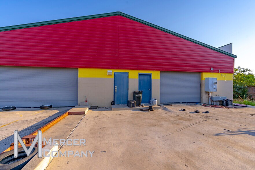 More Photos Of 5411 Denton Hwy, Haltom City Freestanding For Sale