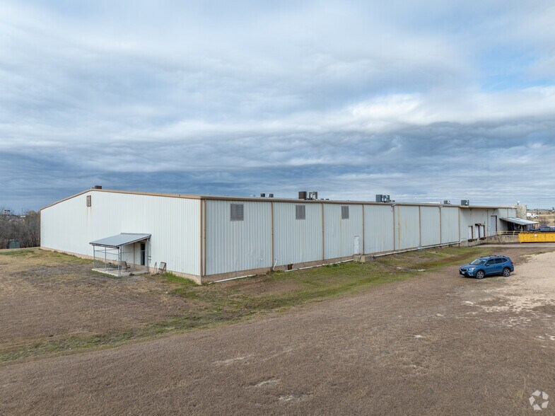 More Photos Of 12918 Beltex Dr, Manor Manufacturing For Sale