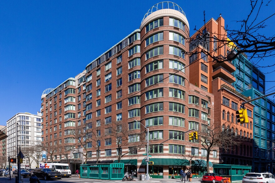 More Photos Of 295 Greenwich St, New York Apartments For Lease