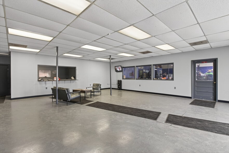 More Photos Of 2117 Carmack Blvd, Columbia Industrial For Sale