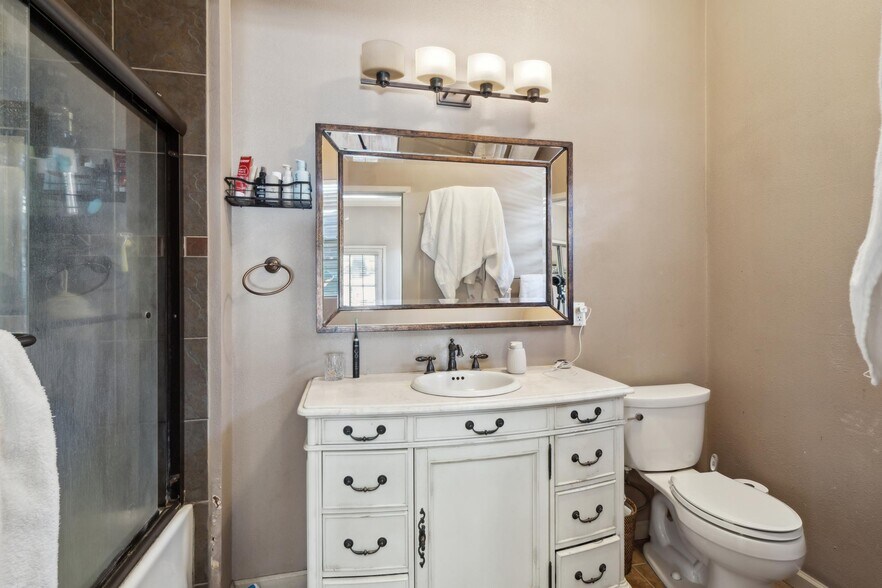 More Photos Of 4473 Railroad Ave, Pleasanton Storefront Retail Residential For Sale