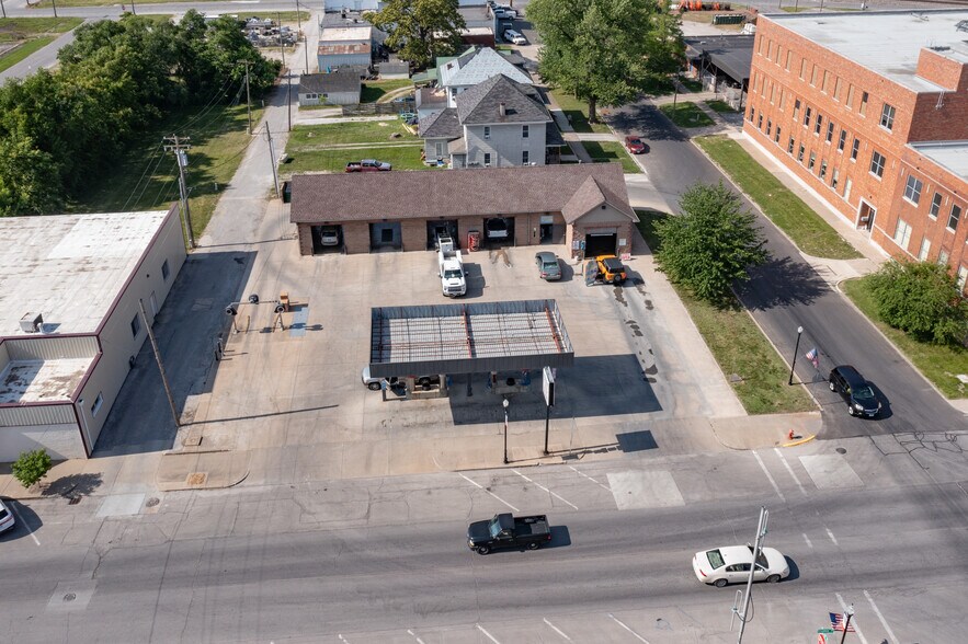 More Photos Of 301 W Coates St, Moberly Specialty For Sale