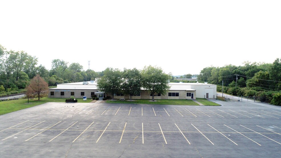 Primary Photo Of 9910 Airport Dr, Fort Wayne Manufacturing For Sale