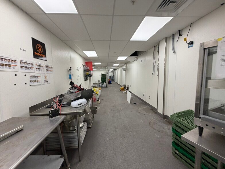 More Photos Of 50 W Flagler St, Miami Fast Food For Lease