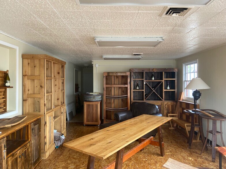 More Photos Of 114-118 W 1st St, Newberg Storefront Retail Residential For Sale