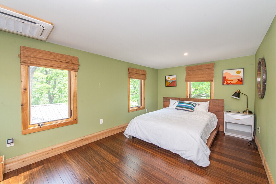 More Photos Of 62 Mount Pleasant Rd, Columbia Specialty For Sale