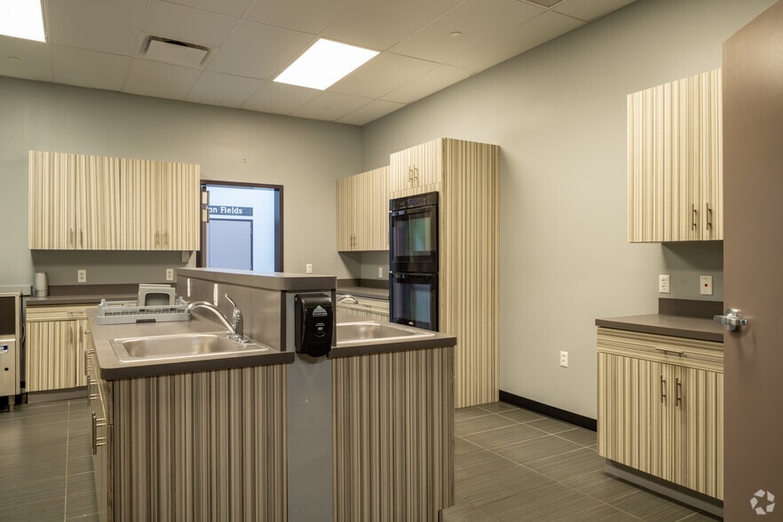 More Photos Of 4655-4741 Washtenaw Ave, Ann Arbor Freestanding For Lease