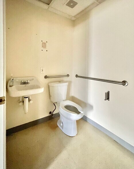 More Photos Of , McKees Rocks Unknown For Sale