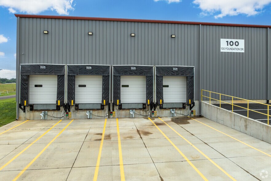 More Photos Of 100 Foundation Dr, Campbellsville Warehouse For Lease