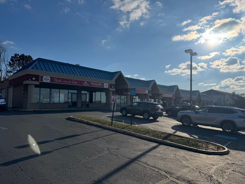 More Photos Of 156 Enterprise St, Sterling Unknown For Lease