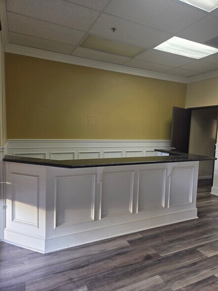 More Photos Of 28930-28988 Greenspot Rd, Highland Unknown For Lease