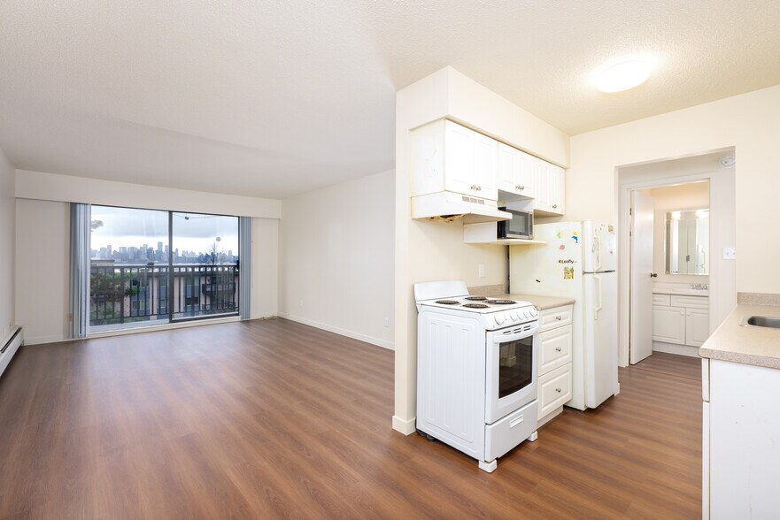 More Photos Of 254 3rd St W, North Vancouver Apartments For Sale