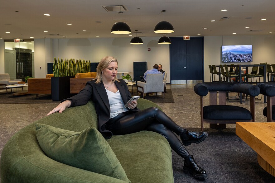 More Photos Of 180 N Stetson Ave, Chicago Coworking Space