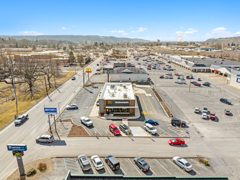 More Photos Of 1183 N 4th St, Sunbury General Retail For Sale
