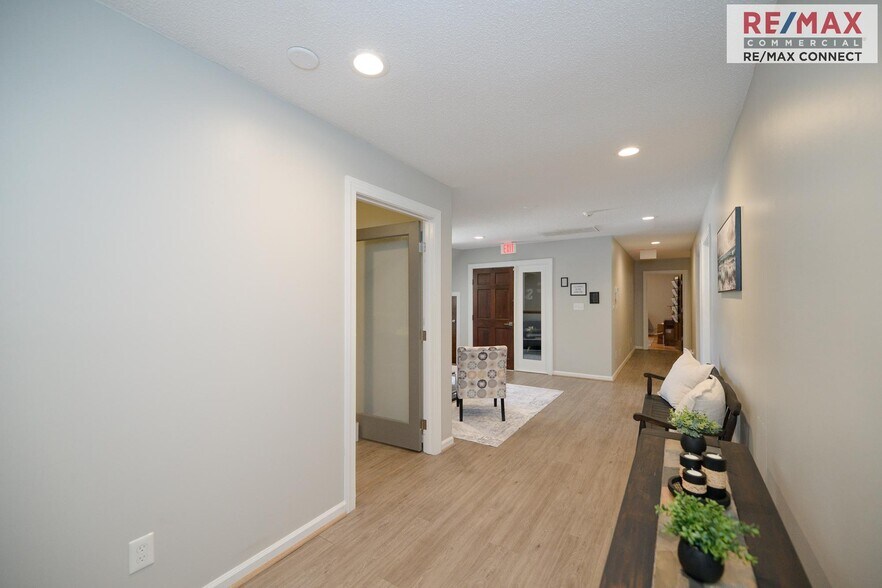 More Photos Of 760 McGuire Pl, Newport News Office For Sale