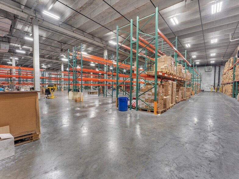 More Photos Of 2260 NW 114th Ave, Doral Warehouse For Lease
