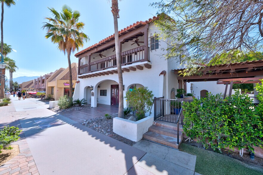 More Photos Of 369 N Palm Canyon Dr, Palm Springs Restaurant For Lease