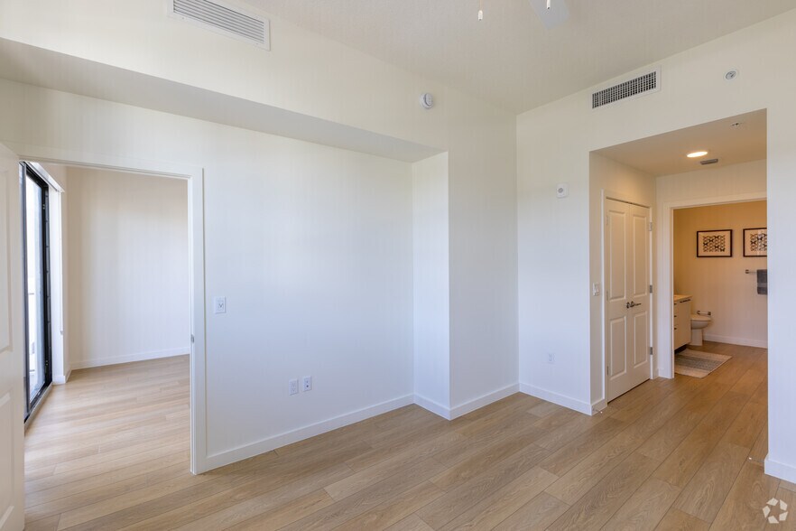 More Photos Of 8205 Commerce, Miami Lakes Apartments For Lease