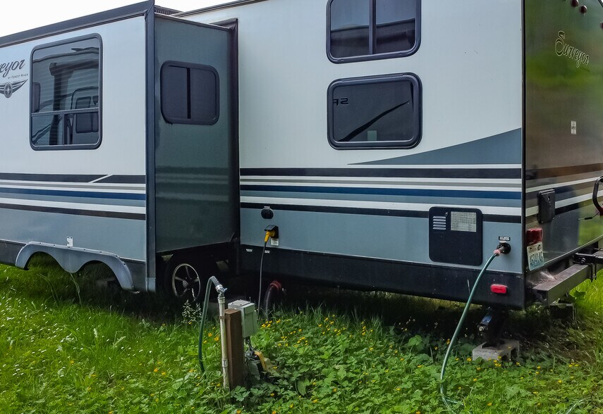 More Photos Of 444 Front St, Sekiu Hotel For Sale