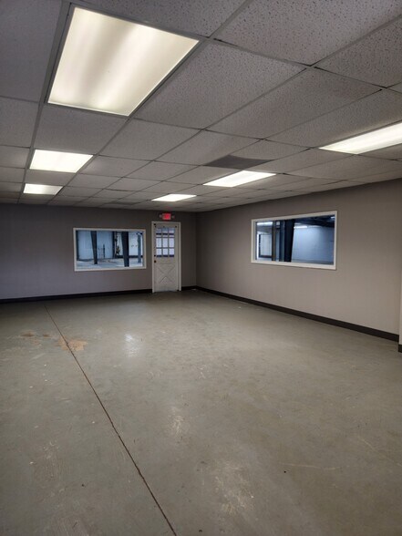 More Photos Of 3225 Highway 31 S, Decatur Industrial For Lease