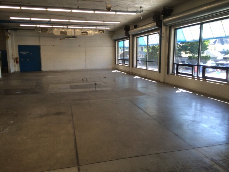 More Photos Of 65 River St, New Rochelle Showroom For Lease