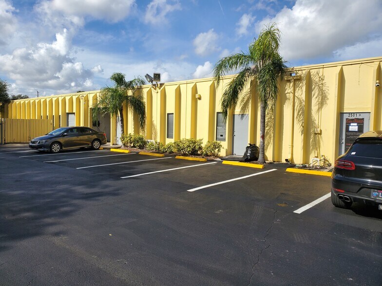 More Photos Of 2501 NW 17th Ln, Pompano Beach Warehouse For Lease