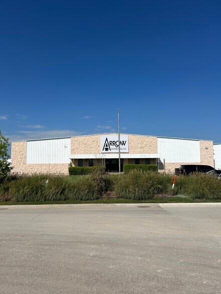 Primary Photo Of 9300 Southwest Dr, Fort Worth Warehouse For Lease