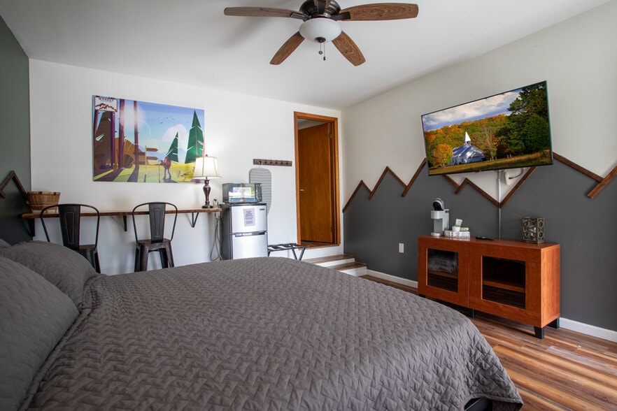 More Photos Of 3804 Wears Valley Rd, Sevierville Hotel For Sale