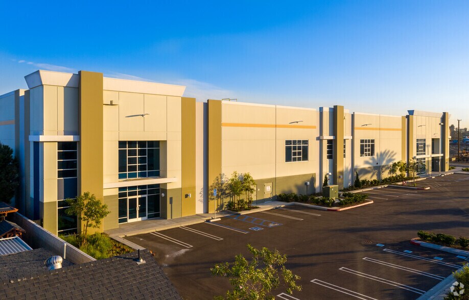 More Photos Of 15850 Slover Ave, Fontana Distribution For Lease