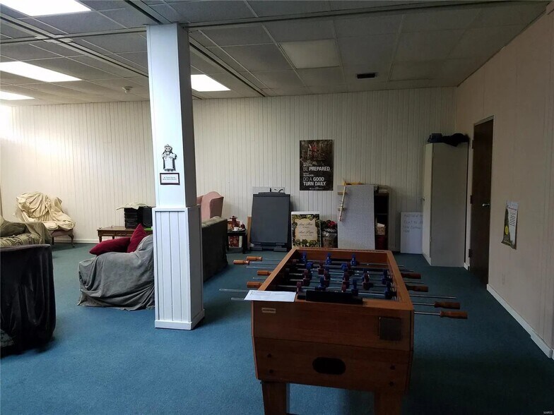 More Photos Of 15764 Clayton Rd, Ellisville Religious Facility For Lease
