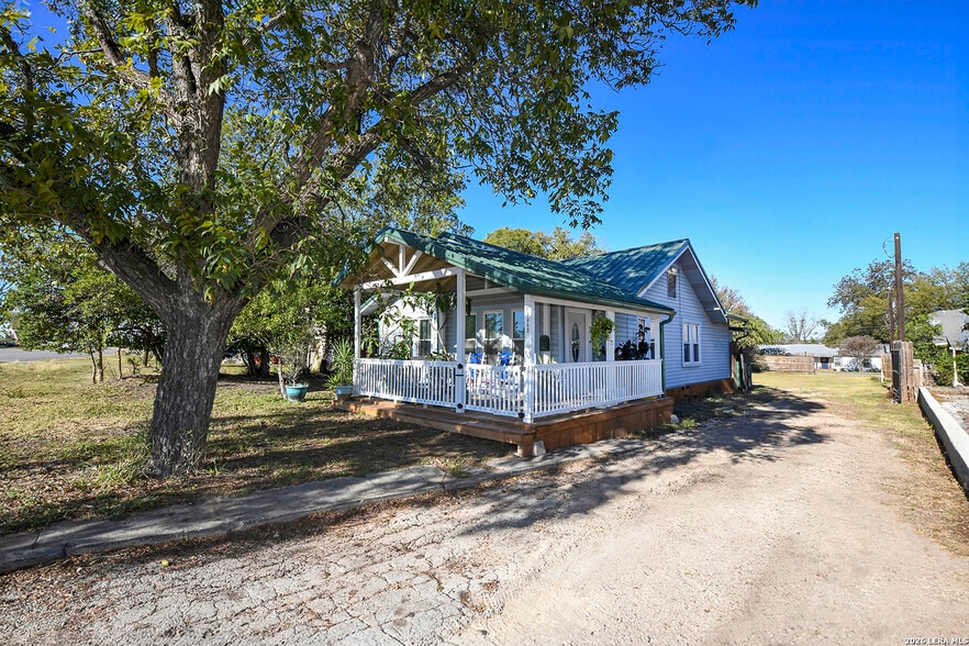 More Photos Of 1440 Business 35 S, New Braunfels, TX 78130, New Braunfels Office Residential For Sale