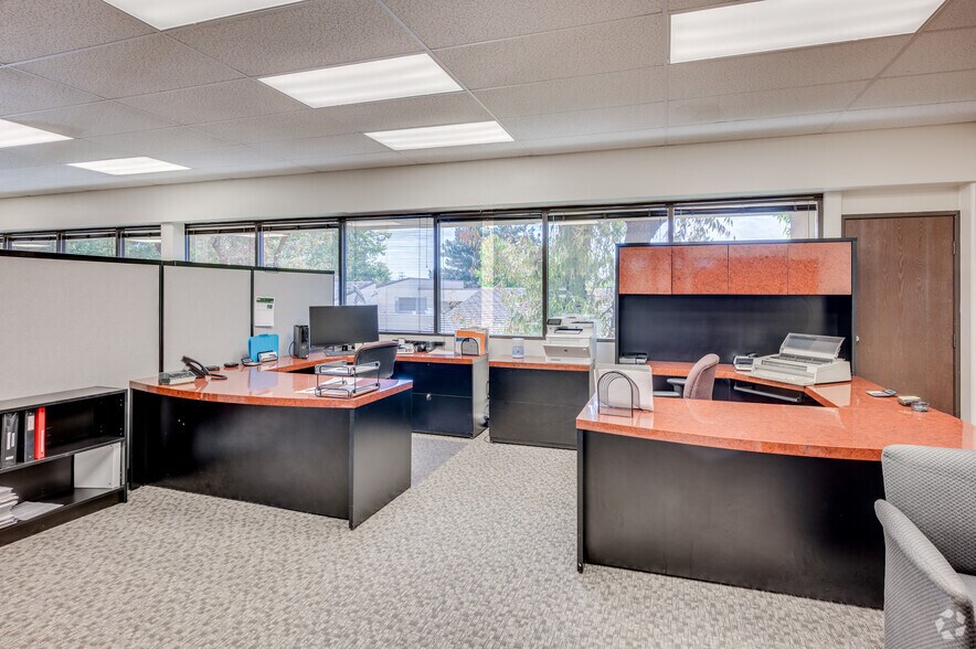 More Photos Of 2942 Daimler St, Santa Ana Office For Sale