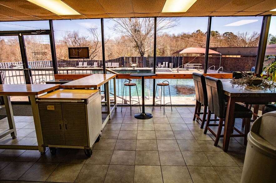 More Photos Of 2628 Bill Owens Pky, Longview Health Club For Sale