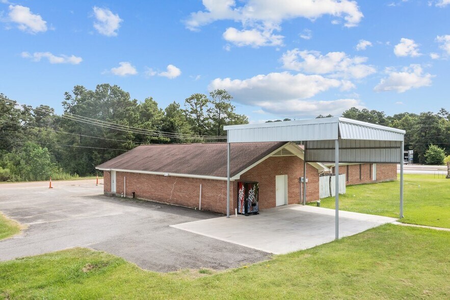 More Photos Of 100 E Borden St, Diboll Religious Facility For Sale