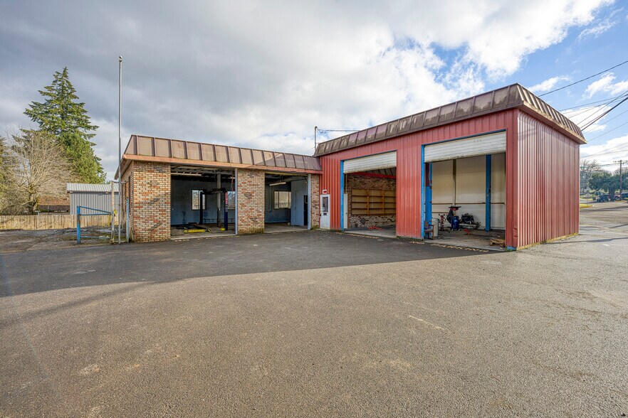 More Photos Of 452 SE Main St, Willamina Auto Repair For Sale