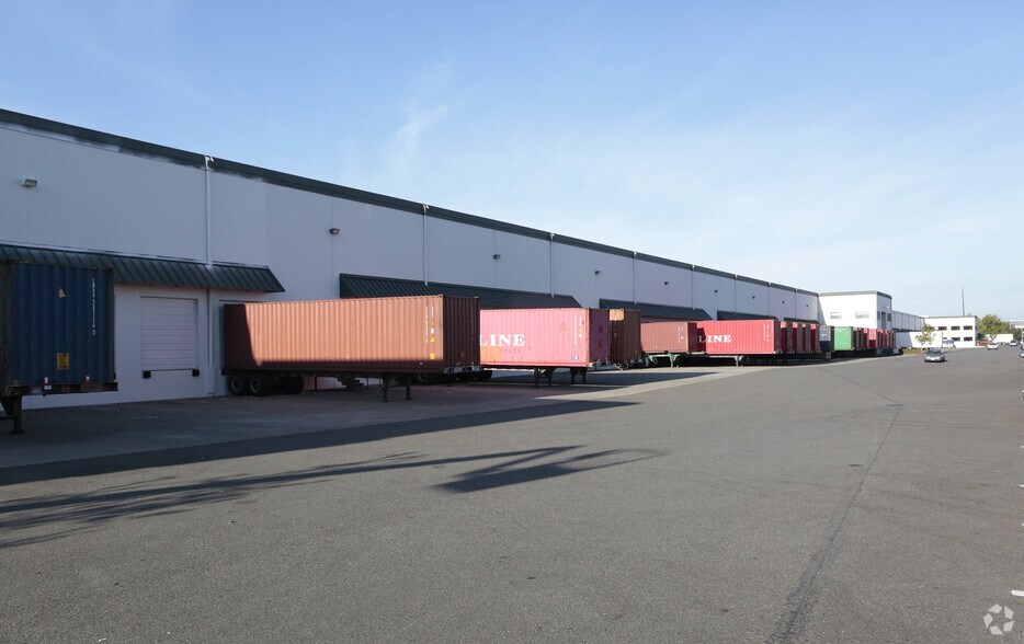 More Photos Of 2511 70th Ave E, Fife Warehouse For Lease