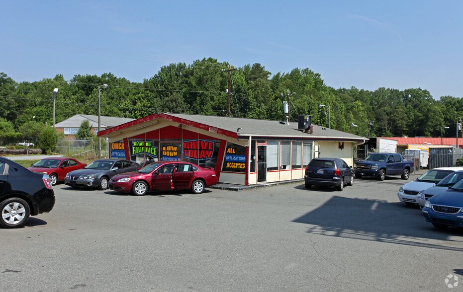 More Photos Of 4409 N Tryon St, Charlotte Auto Dealership For Sale