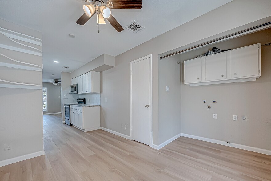 More Photos Of 7315 Housman, Houston Specialty For Lease