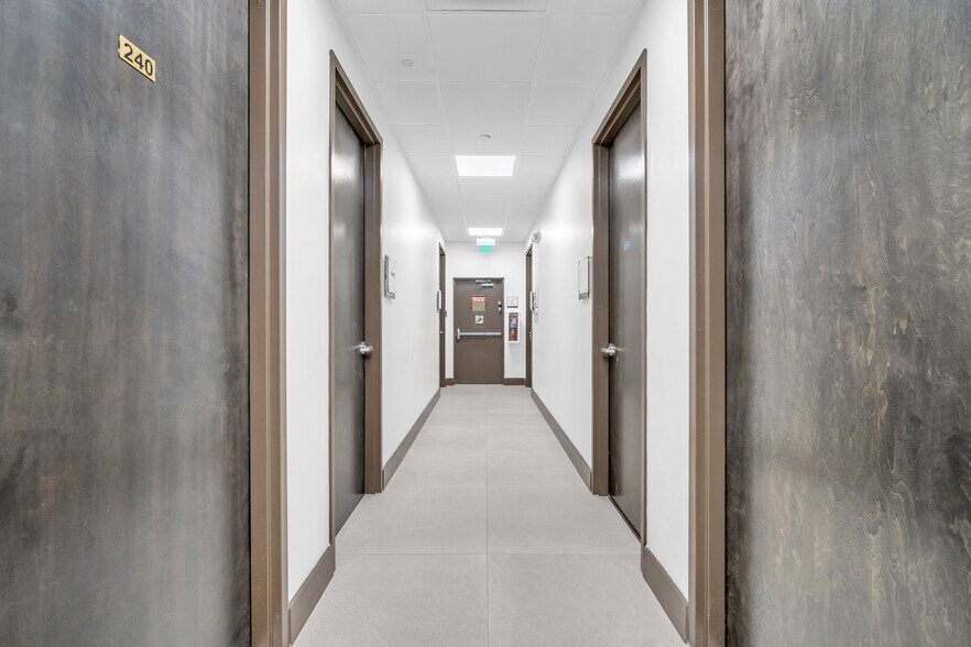 More Photos Of 7601 N Federal Hwy, Boca Raton Office For Lease