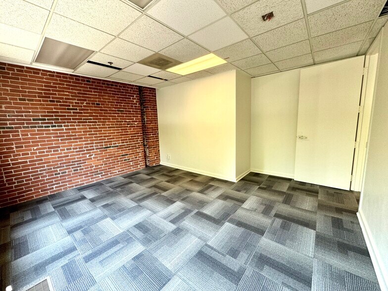 More Photos Of 521 SW 11th, Portland Loft Creative Space For Lease