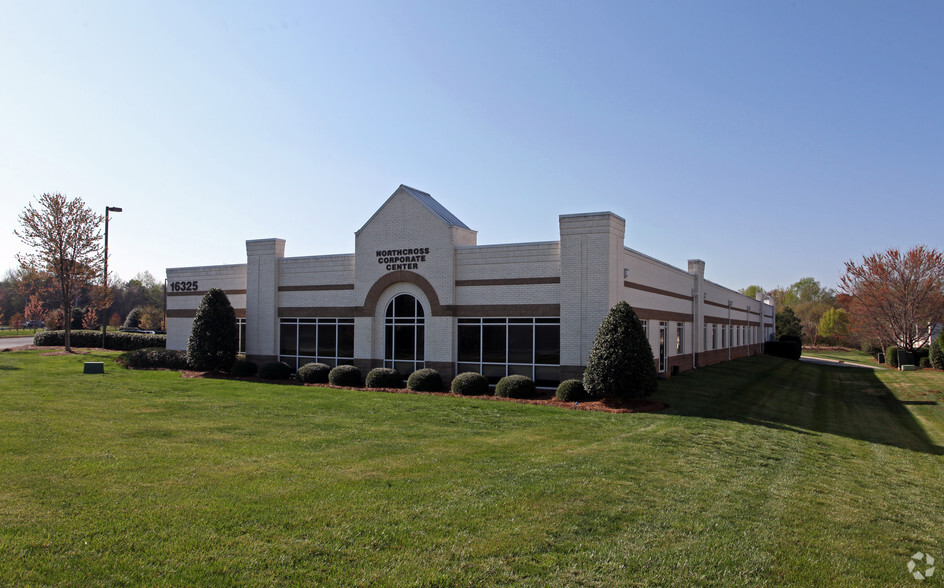 Primary Photo Of 16325 Northcross Dr, Huntersville Office For Lease