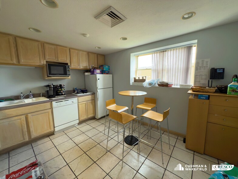 More Photos Of 5617 E Schaaf Rd, Independence Research And Development For Lease