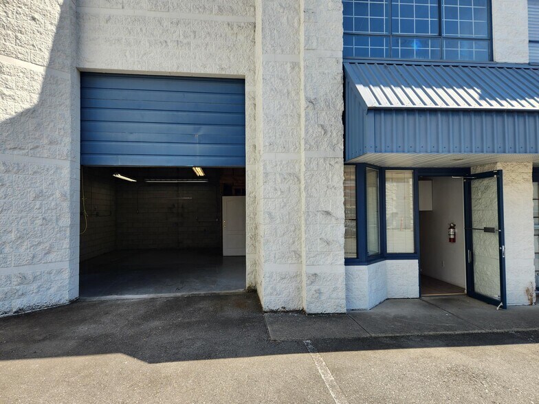 Primary Photo Of 5967 206A St, Langley Warehouse For Lease